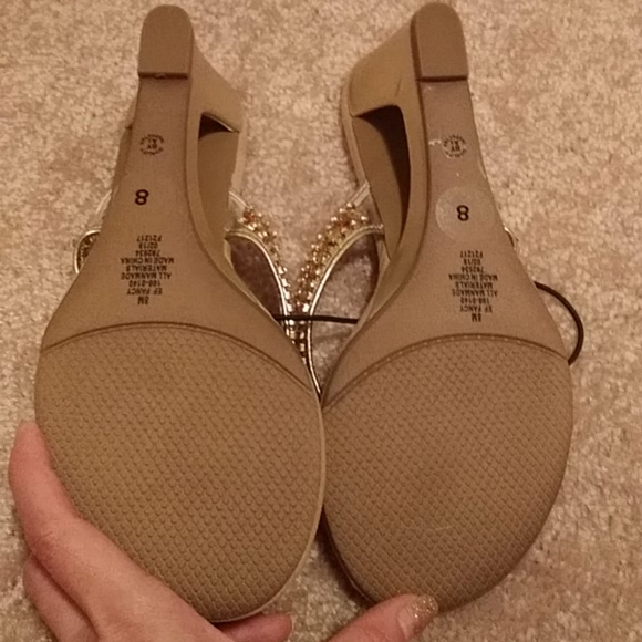 Shoe - Picture 3 of 8